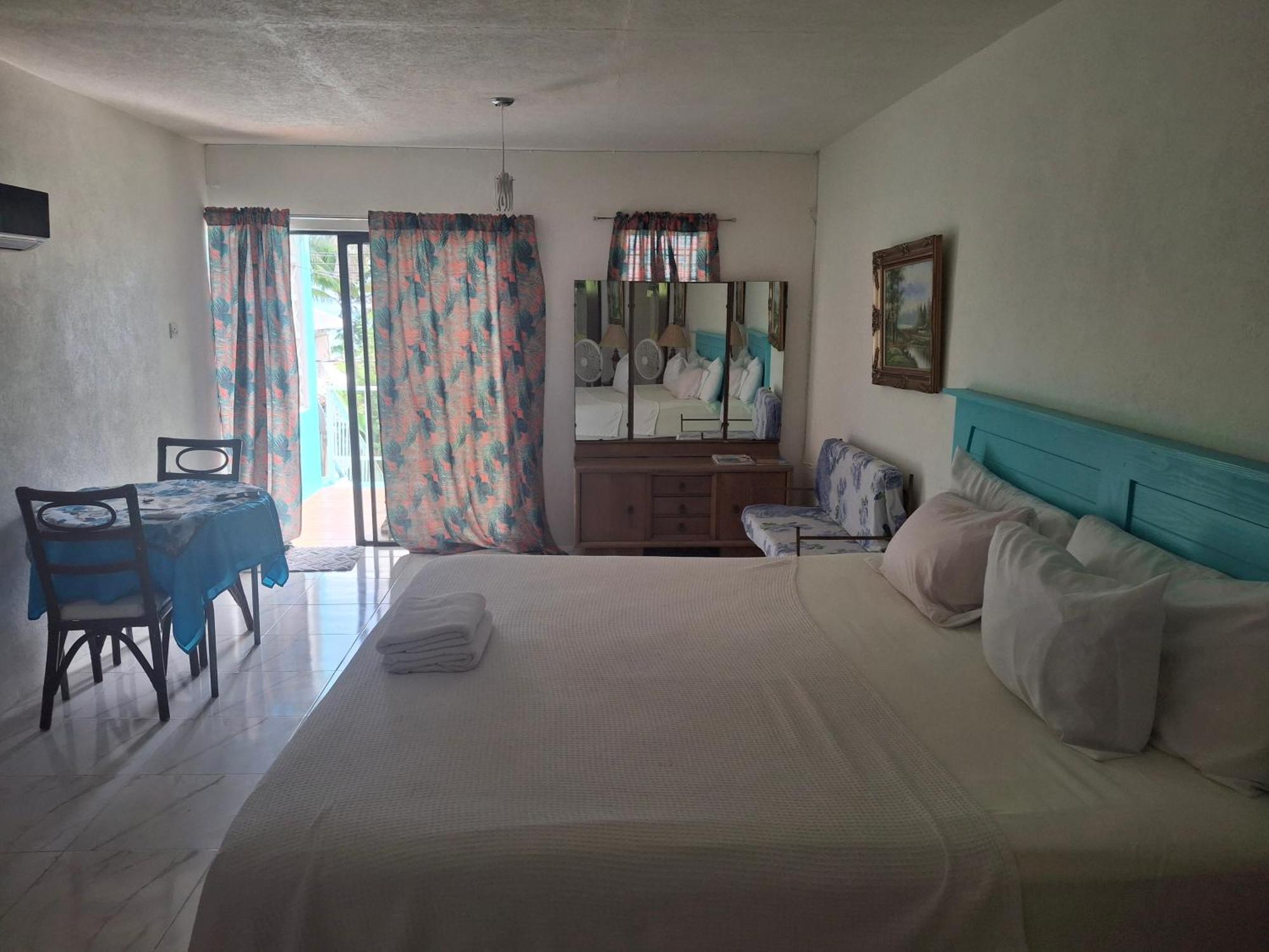 Ocean View Apartments Bridgetown Eksteriør bilde